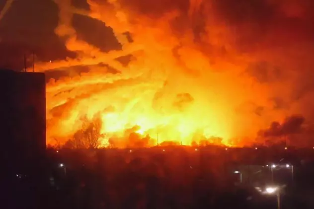 Explozie la un depozit de muniție din Ucraina. Mii de oameni au fost evacuați | VIDEO