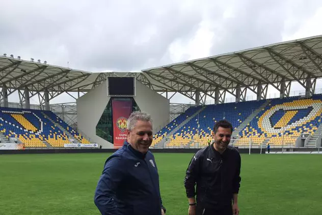 Șumudică și Claudiu Niculescu au făcut glume la poza oficială a Cupei României