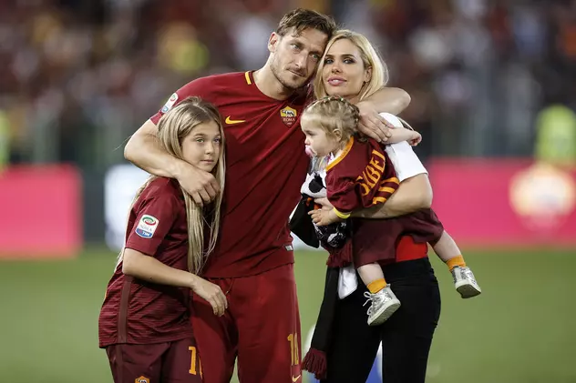 Familia a fost prezentă alături de Francesco Totti la meciul său de adio. (FOTO: EPA)