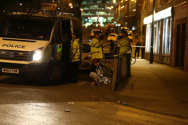 Explozii în Manchester | Mărturii de la faţa locului: "I-am văzut întinşi pe jos, plini de sânge"
