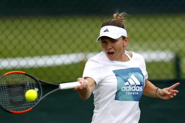 Simona Halep, în timpul unui antrenament la Wimbledon 2017. (FOTO: EPA)