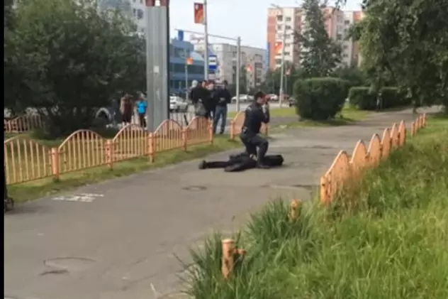 Opt persoane înjunghiate pe stradă în Rusia