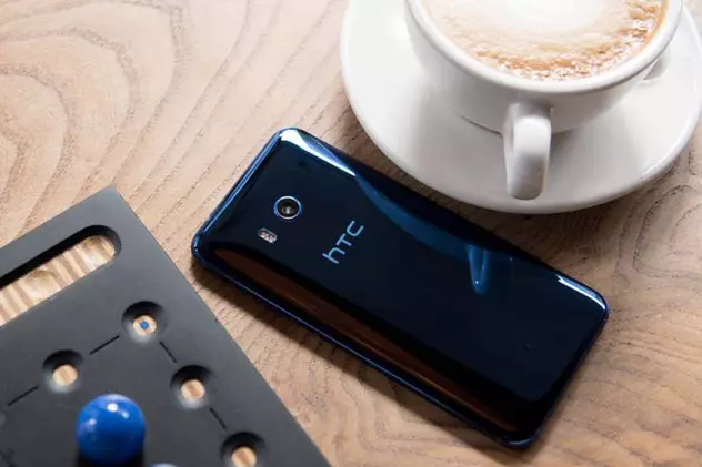 Google vrea să cumpere divizia de smartphone-uri a HTC, după ce producătorul a fost scos la vânzare