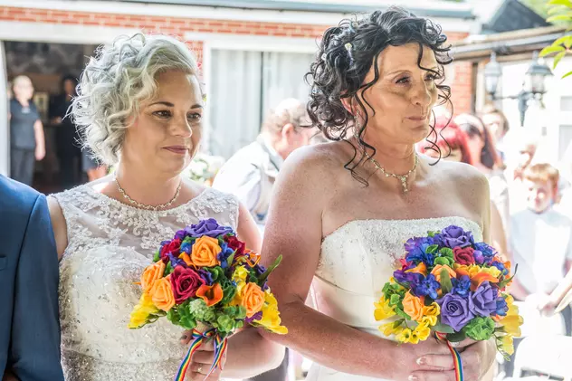 Două femei și-au reînnoit jurămintele de nuntă
