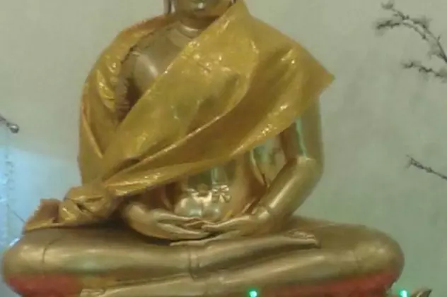 O statuie a lui Buddha, de mai bine de jumătate de tonă, a fost furată dintr-un templu