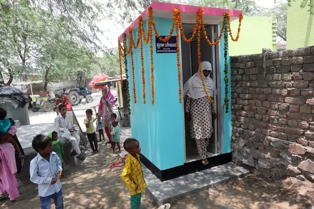 Lipsa toaletei, motiv de divorț în India