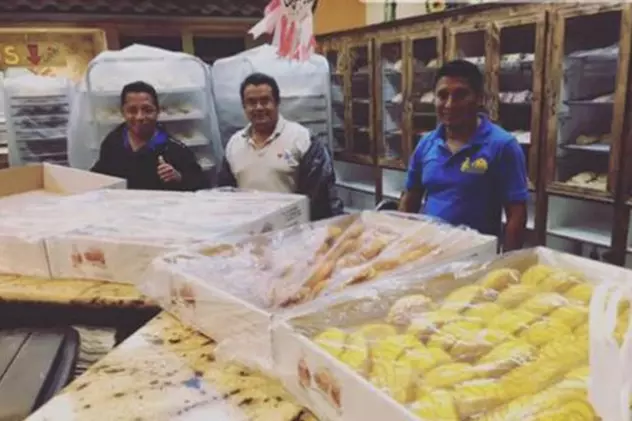 Patru mexicani au rămas blocați într-o brutărie, așa că au decis să facă pâini pentru victimele uraganului Harvey