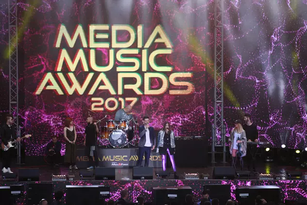 FOTO EXCLUSIV/ Media Music Awards 2017. Vedetele au strălucit în lumina reflectoarelor. Alina Eremia a întors toate privirile