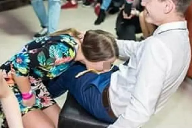 elevi din Cluj au mimat sexul oral la balul bobocilor