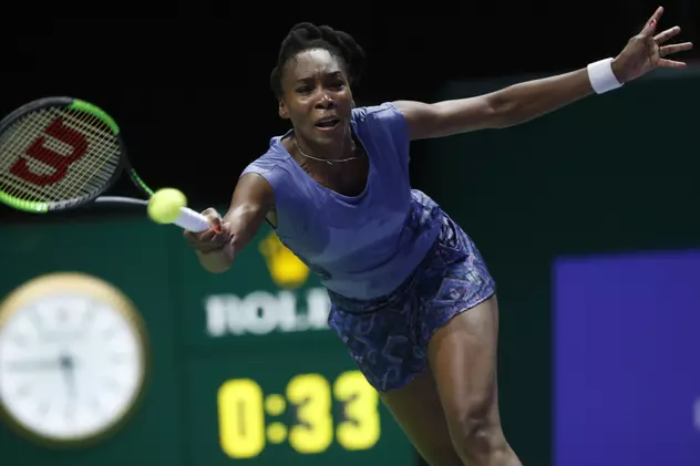 Venus Williams o învinge pe Muguruza și se califică în semifinalele Turneului Campioanelor 2017