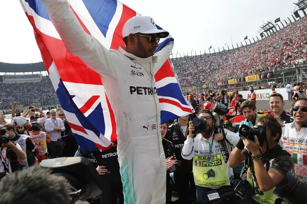Lewis Hamilton, de la Mercedes, campion mondial în Formula 1. Titlul cu numărul patru pentru britanic