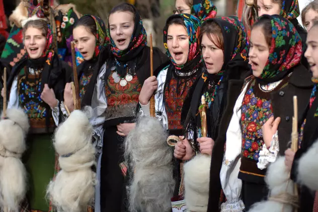 Programul manifestărilor de 1 Decembrie în București. Mai multe ansambluri folclorice vor cânta în Capitală