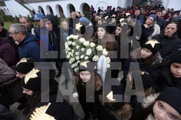 Gestul unor copii a uluit pe toată lumea la înmormântarea Stelei Popescu. Ce au făcut este sfâșietor