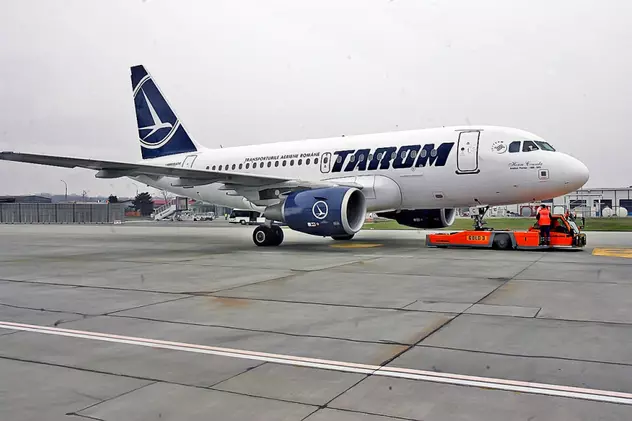 Tarom continuă campania "Dor de Europa". Un avion Tarom, pe pista Aeroportului din Iași