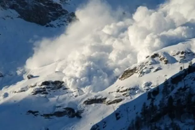 Risc de avalanșă ridicat în Munții Făgăraș