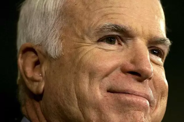 John McCain a fost spitalizat pentru efectele secundare ale tratamentului contra cancerului