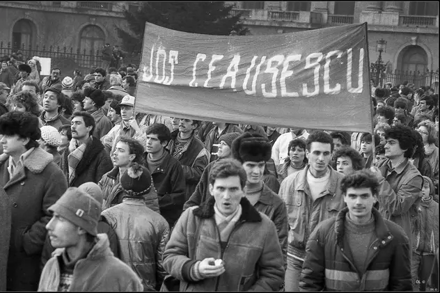 28 de ani de la revoluție. Ce ar trebui să știe tinerii despre comunism