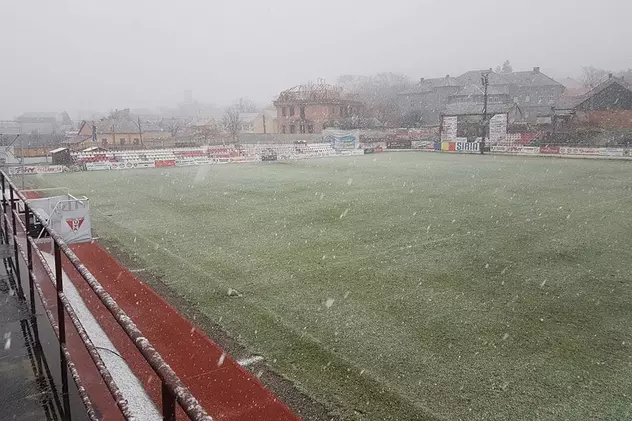 Liga 2, etapa a 20-a. Hermannstadt a câștigat la Balotești. S-a jucat în mlaștină și pe zăpadă. În viscol, UTA - Chindia 2-1. Bravo, FRF! | FOTO