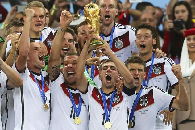 Jucătorii Germaniei, bucurându-se după câștigarea Cupei Mondiale în 2014. (FOTO: EPA)