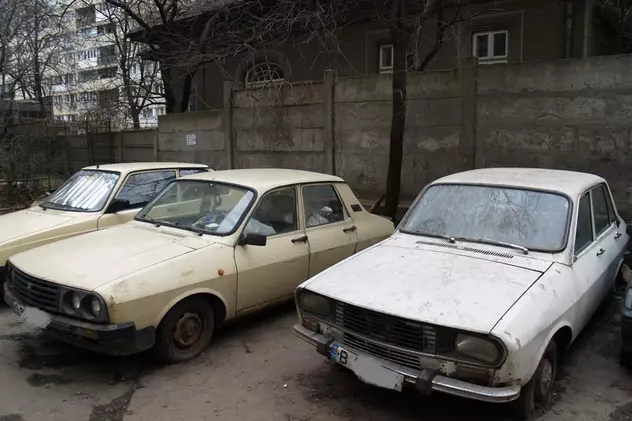 Mii de mașini abandonate de proprietari zac în parcările Capitalei