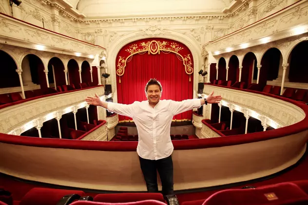 Pavel Bartoș împlinește 43 de ani și face petrecere la teatru