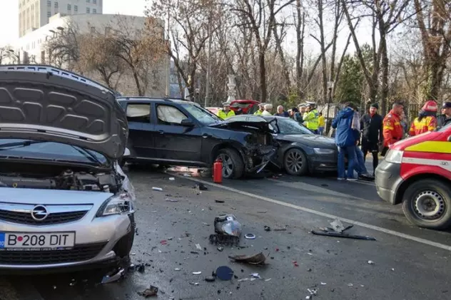 UPDATE / Șoferul care a provocat accidentul în lanț din Capitală era drogat. El își amenințase soția