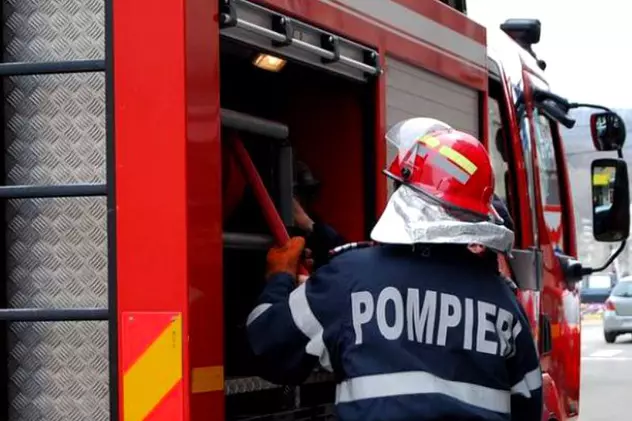 O mașină de pompieri a fost cuprinsă de un incendiu la Timișoara