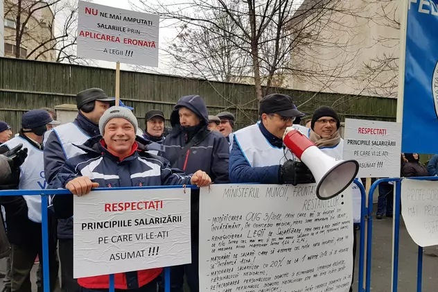 Federațiile sindicale anunță proteste ale salariaților din învățământ, luni, din cauza planurilor Guvernului de a îngheța salariile: „Ne-am săturat să fim umiliți”