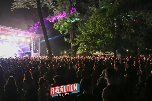 Gogol Bordello, senzația gipsy-punk-rock preferată a Madonnei, vine la Revolution Festival din Timișoara