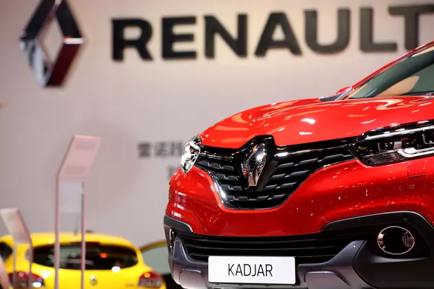 Renault, Peugeot și Land Rover, acuzate că au scumpit piesele de schimb. Renault Kadjar roșu