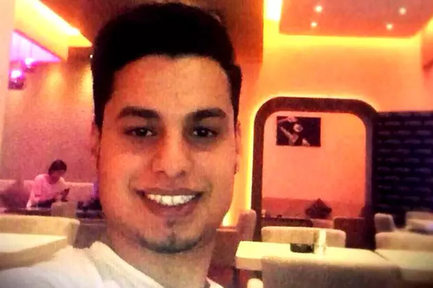 Libianul care i-a tăiat gâtul iubitei are interzis la vizite în arest. Ahmed Othman, râde într-o fotografie făcută într-un local