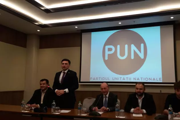 Constantin Codreanu va candida la alegerile pentru Primăria Chișinău. Codreanu alături de Traian Băsescu la conferința de presă