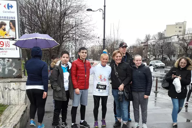 Mariana de la Exatlon a făcut poze alături de tineri la „Bucharest 10K&Familiy Run”