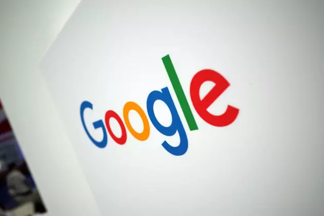 Decizia Google, dupa dispariţia jurnalistului saudit în Turcia. Logo-ul Google pe un perete alb
