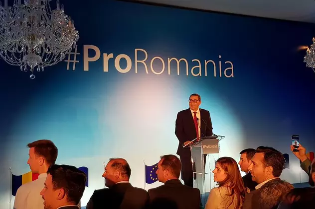 VIDEO/ Victor Ponta și-a lansat Agenda Politică. Fostul premier promite "o echipă care va opri accesul analfabeţilor la conducerea ţării"