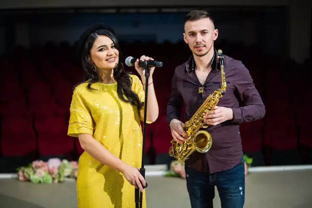 Povestea de iubire a artiștilor de muzică populară Andrada Bârsăuan și Lazăr. Cei doi vor face două nunți