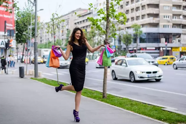 (P) INCREDIBIL! Salariu de 2.000 de dolari şi BONUS o vacanţă la Roma! Recrutare inedită la o companie americană din Bucureşti