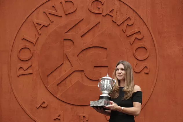 Simona Halep vine acasă cu o replică a trofeului Suzanne Lenglen. Originalul rămâne la Federația Franceză de Tenis