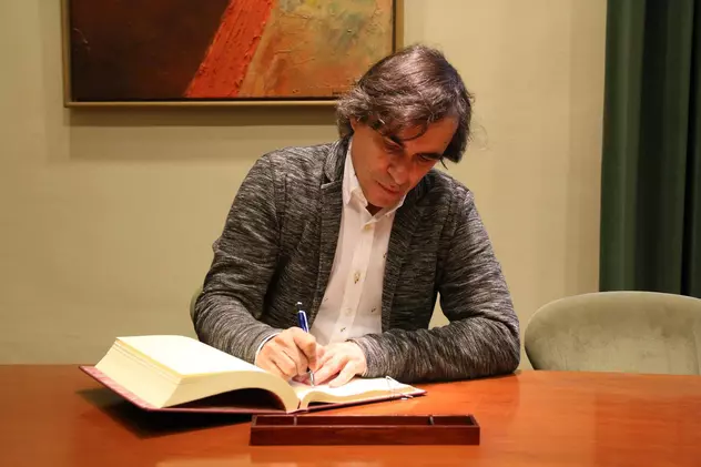 Scriitorul Mircea Cărtărescu își aniversează soția. "Nu voi putea să îmi arăt recunoștința pentru acest dar pe care nu l-am meritat"