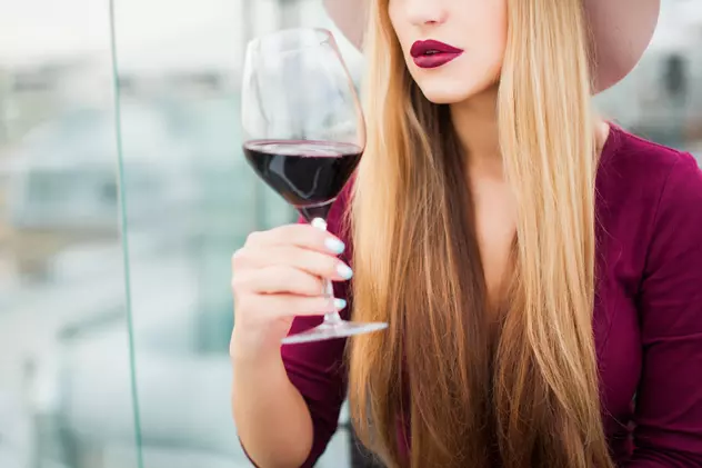 5 motive pentru care ar trebui să bei mai des vin roșu