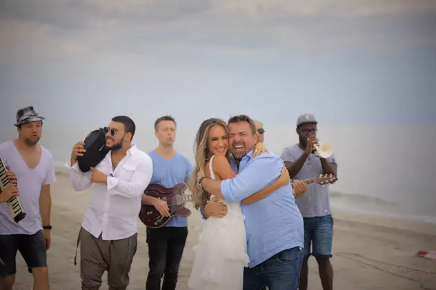 Horia Brenciu lansează piesa "Poftă de băut". Clipul a fost filmat la Vadu