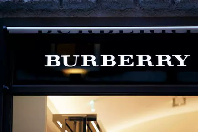 Burberry arde haine în valoare de milioane de euro