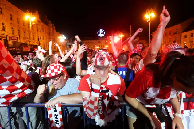 Croații au stimulat economia țării lor, cumpărând bere și televizoare. Croații au sărbătorit pe străzi calificarea în semifinalele CM 2018. Sărbătoare la Zagreb