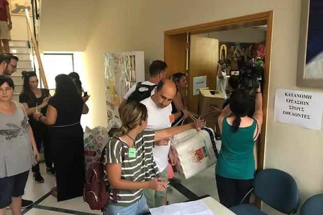CORESPONDENȚĂ LIBERTATEA DIN RAFINA, GRECIA | Mobilizare și solidaritate fără precedent pentru cei rămași fără locuințe în urma incendiului