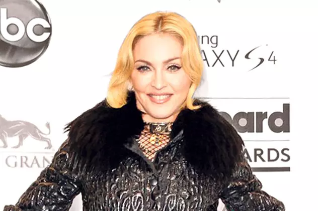 Cum arată Madonna goală la 60 de ani