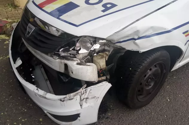 Autospecială de Poliție, implicată într-un accident în județul Galați.Trei femei care erau duse la audieri au fost rănite