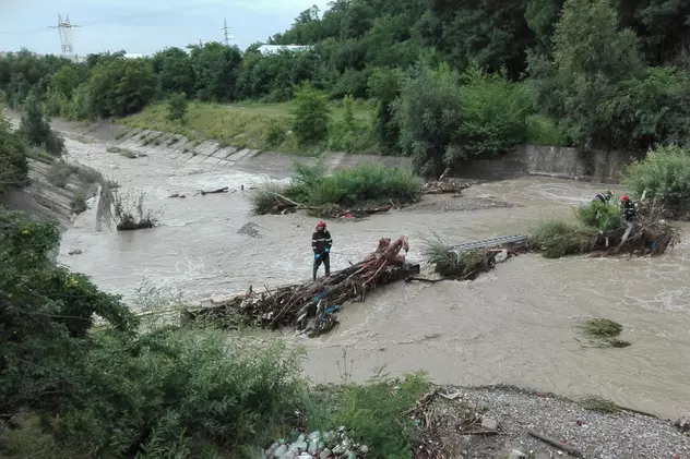 Pagubele produse de inundații în județul NeamțPagubele produse de inundații în județul Neamț