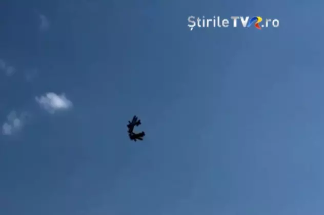 VIDEO/ Momentul în care cele două avioane se ciocnesc în zbor și se prăbușesc, la Frătăuții Vechi, Suceava