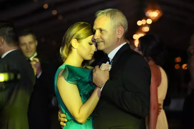 FOTO / Cum au fost surprinși Liviu Dragnea și Irina Tănase la nunta lui Dragnea Jr.