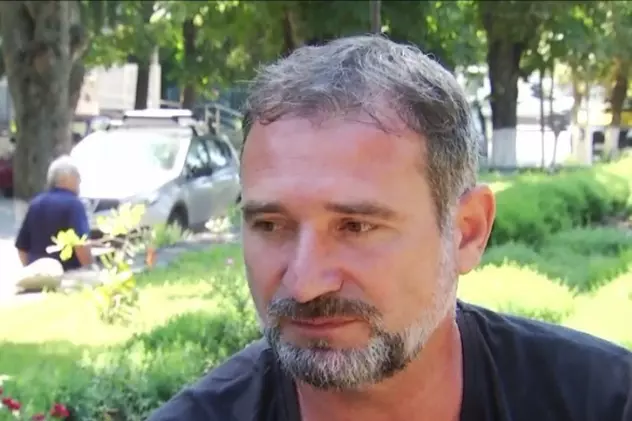 Ovidiu Grosu, pus sub control judiciar de DIICOT. Ovidiu Grosu, cu barbă și tricou negru, în timpul interviului de la Antena 3, acordat în natură, nu într-un studio TV